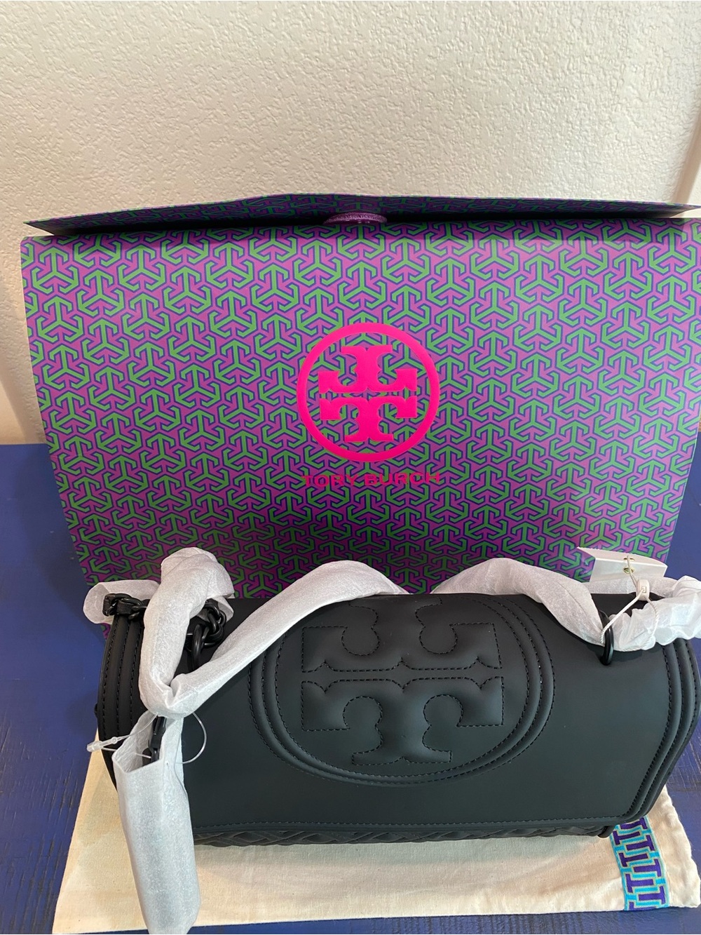 (NEW)Tory Burch Fleming Convertible Shoulder Bag in Black - Pristine Condition! - Picture 2 of 14